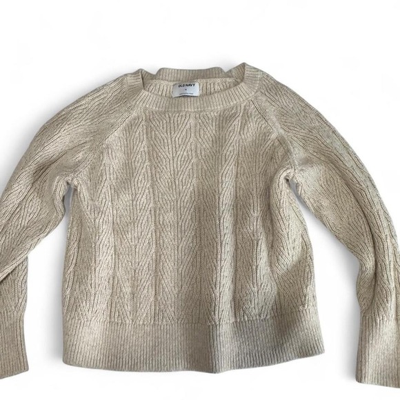 Old Navy Cream Cable Knit Sweater Size M - Picture 4 of 4